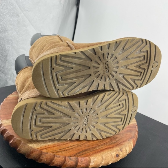 UGG 5825 Classic Chestnut Boots Size 6 tan suede - Picture 6 of 8